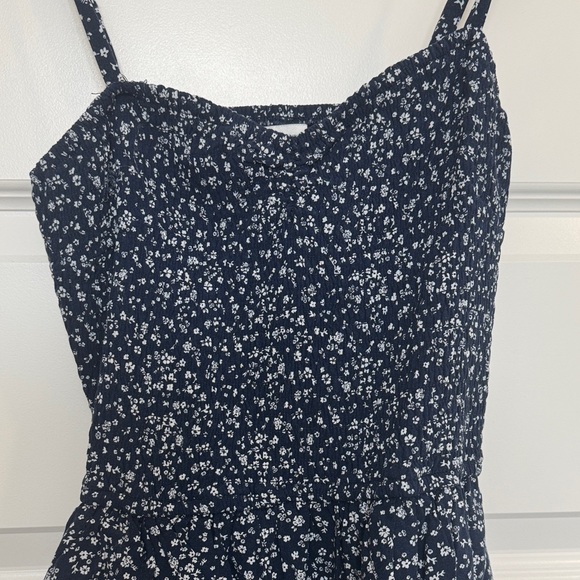 Hollister Navy and White Floral Romper - Picture 3 of 10